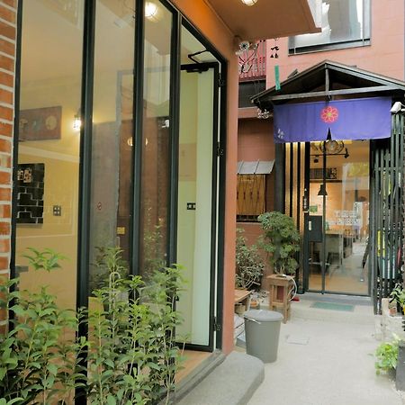 טאינאן 赤樓古巷民宿 6-12人可包棟 מראה חיצוני תמונה